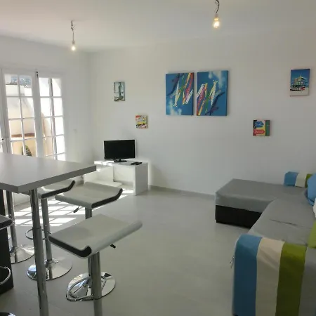 Atico Renovado Y Luminoso Con 2 Terrazas, Cerca De La Playa Y Paseo Maritimo, Parking Y Wifi Inclus - Es-228-47 Llanca