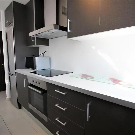 Apartment Atico Renovado Y Luminoso Con 2 Terrazas, Cerca De La Playa Y Paseo Maritimo, Parking Y Wifi Inclus - Es-228-47 *
