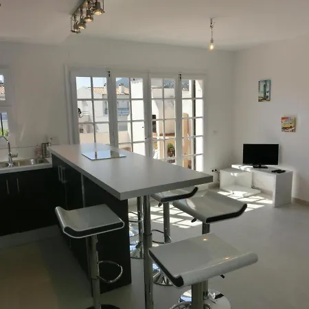 Apartment Atico Renovado Y Luminoso Con 2 Terrazas, Cerca De La Playa Y Paseo Maritimo, Parking Y Wifi Inclus - Es-228-47 *